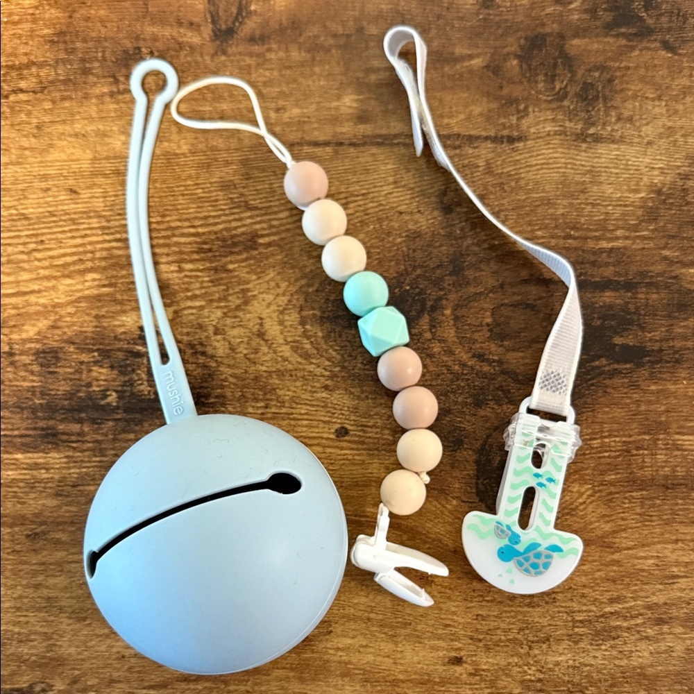 Pacifier Holder Set